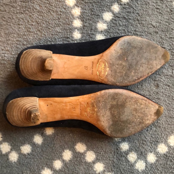 (Prada) Size 37 - Picture 3 of 3